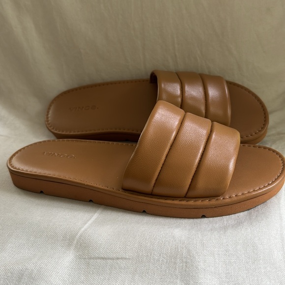 VINCE slides NWOT - Picture 3 of 5